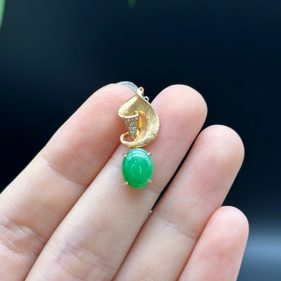 Load image into Gallery viewer, 18K Rose Gold &amp;quot;Morning Glory&amp;quot; Genuine Jadeite Jade Pendant with Diamonds
