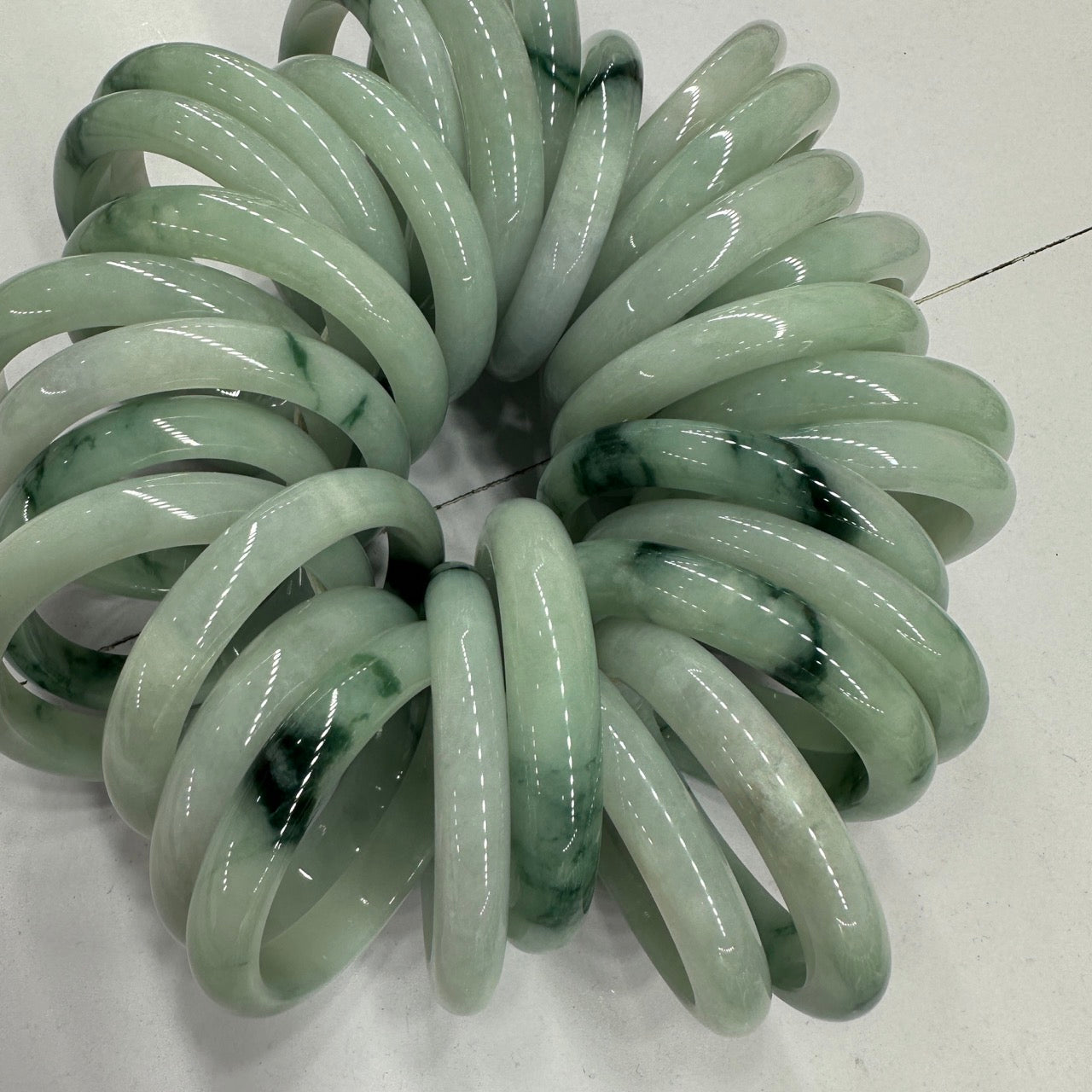 Load image into Gallery viewer, Genuine Burmese Common Jadeite Jade Bangle Bracelet ( 50 - 59mm )
