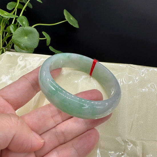 Genuine Burmese High-end Jade Jadeite Oval Bangle Bracelet ( 59.8mm )( Collectibles )